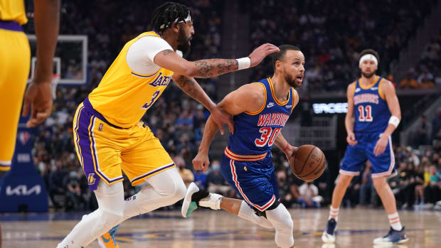 anthony davis stephen curry klay thompson warriors 2-12-22